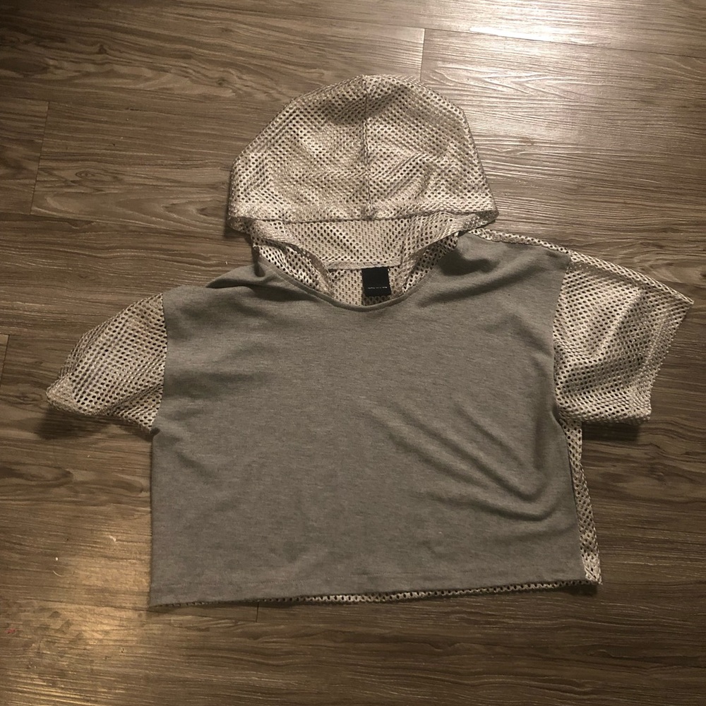 Cropped mesh tee